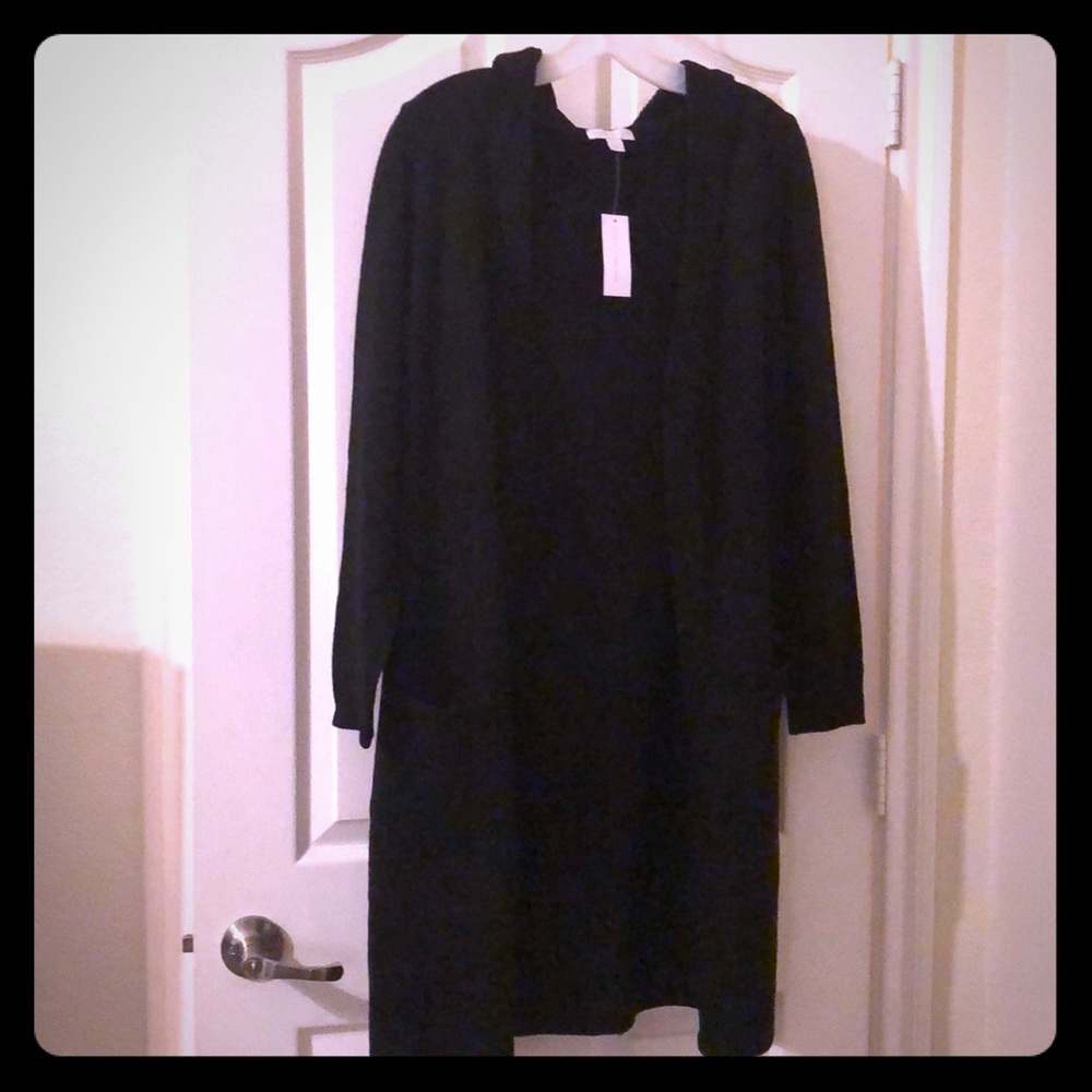 Long warm hoodie sweater with pockets